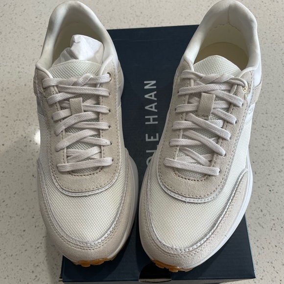 NWT COLE HAAN Women’s Grandpro Wesley Runner Sneaker Suede Size 6.5 - Picture 4 of 9